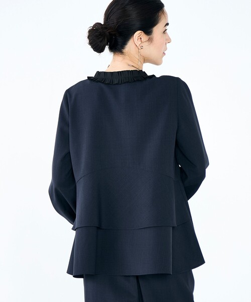 NOLLEY’S（ノーリーズ）の「《セットアップ対応》ウォッシャブル衿プリーツペプラムブラウス（シャツ/ブラウス・レディース・グレー系その他/ネイビー・38）」の12枚目の写真