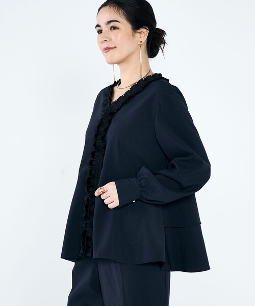 NOLLEY’S（ノーリーズ）の「《セットアップ対応》ウォッシャブル衿プリーツペプラムブラウス（シャツ/ブラウス・レディース・グレー系その他/ネイビー・38）」の13枚目の写真