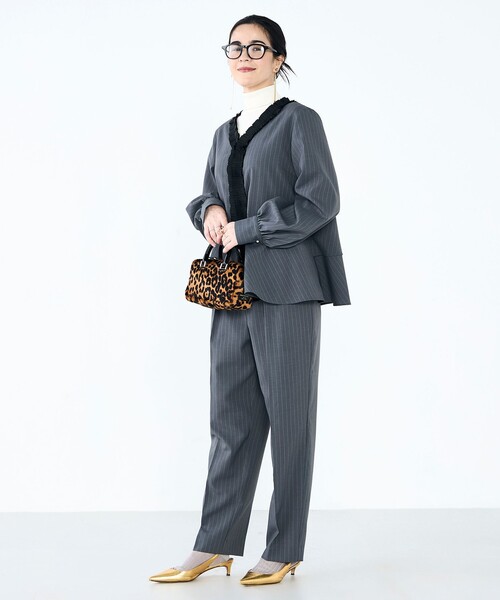 NOLLEY’S（ノーリーズ）の「《セットアップ対応》ウォッシャブル衿プリーツペプラムブラウス（シャツ/ブラウス・レディース・グレー系その他/ネイビー・38）」の17枚目の写真