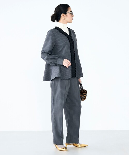 NOLLEY’S（ノーリーズ）の「《セットアップ対応》ウォッシャブル衿プリーツペプラムブラウス（シャツ/ブラウス・レディース・グレー系その他/ネイビー・38）」の19枚目の写真