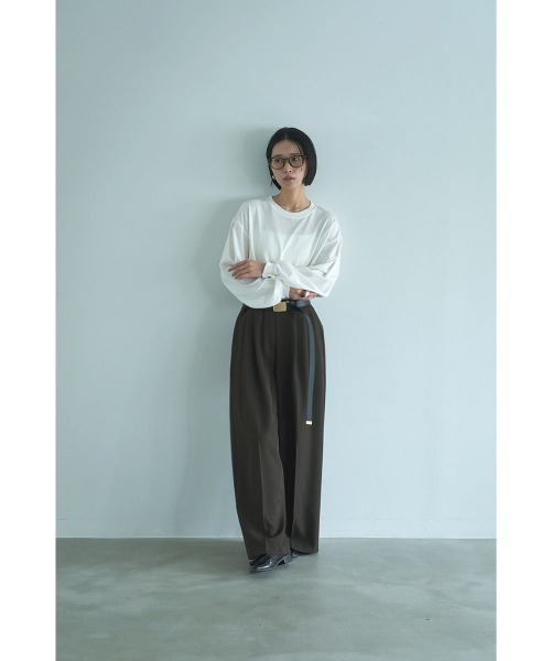 marjour(マージュール)の「OVERSIZED LONG SLEEVE TEE(Tシャツ/カットソー・レディース・オフホワイト/モカ・M)」の18枚目の写真