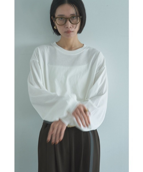marjour(マージュール)の「OVERSIZED LONG SLEEVE TEE(Tシャツ/カットソー・レディース・オフホワイト/モカ・M)」の22枚目の写真