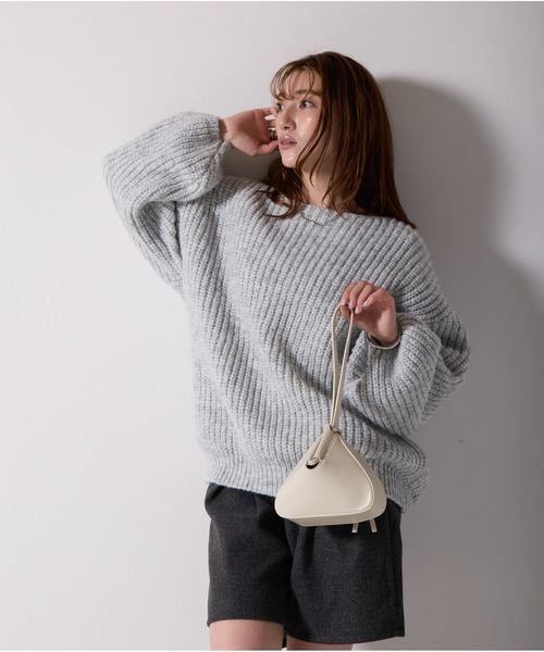OandI（オーアンドアイ）の「ローゲージオーバーサイズニットプルオーバー（ニット/セーター・レディース・ホワイト/グレー・M/24(36)）」の8枚目の写真