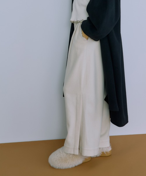 THE GOODLAND MARKET（ザグッドランドマーケット）の「WOOL SLIT WIDE PANTS（その他パンツ・レディース・ブラック/アイボリー/グレー・FREE）」の2枚目の写真
