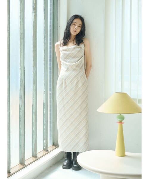 Ungrid（アングリッド）の「バックデザインチェックキャミワンピース（ワンピース・レディース・グレー/イエロー・SMALL/MEDIUM）」の3枚目の写真