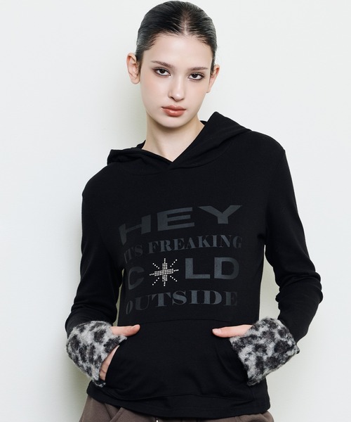 LUVISTRUE(ラヴイズトゥルー)の「EV FUR HOOD T-SHIRT(Tシャツ/カットソー・レディース・チャコール/ブラック/ホワイト・FREE)」の2枚目の写真