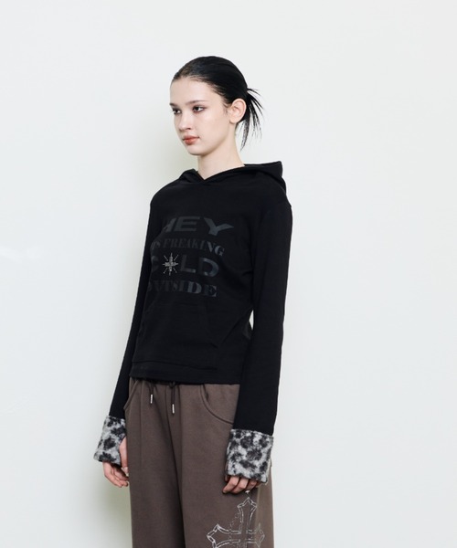 LUVISTRUE(ラヴイズトゥルー)の「EV FUR HOOD T-SHIRT(Tシャツ/カットソー・レディース・チャコール/ブラック/ホワイト・FREE)」の6枚目の写真