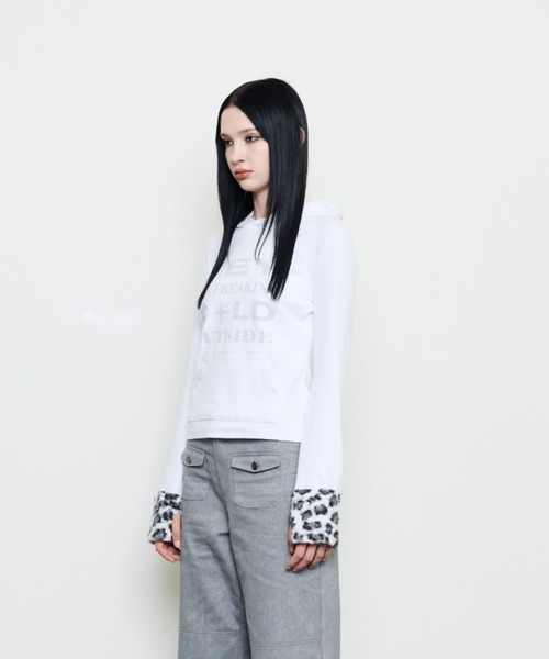 LUVISTRUE(ラヴイズトゥルー)の「EV FUR HOOD T-SHIRT(Tシャツ/カットソー・レディース・チャコール/ブラック/ホワイト・FREE)」の9枚目の写真