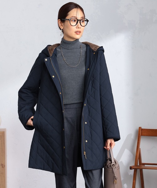 GALLORIA（ギャローリア）の「ボア使い中綿キルトコート（その他アウター・レディース・カーキ/ネイビー・S/M/LL/L）」の2枚目の写真