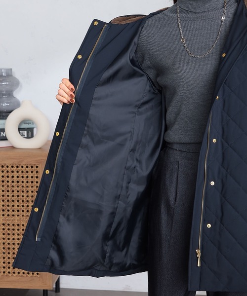 GALLORIA（ギャローリア）の「ボア使い中綿キルトコート（その他アウター・レディース・カーキ/ネイビー・S/M/LL/L）」の6枚目の写真