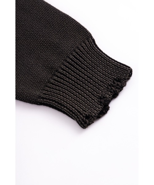 SUPPLIER（サプライヤー）の「ニット｜Distressed Multiple Cross Leather Patch Crew Knit｜SUPPLIER（ニット/セーター・メンズ・ブラック/ベージュ・LARGE/MEDIUM/X-LARGE/SMALL）」の15枚目の写真
