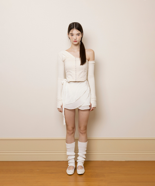 NOT YOUR ROSE（ノットユアローズ）の「モニカトップ（ベージュ）（Tシャツ/カットソー・レディース・その他・MEDIUM/SMALL）」の2枚目の写真