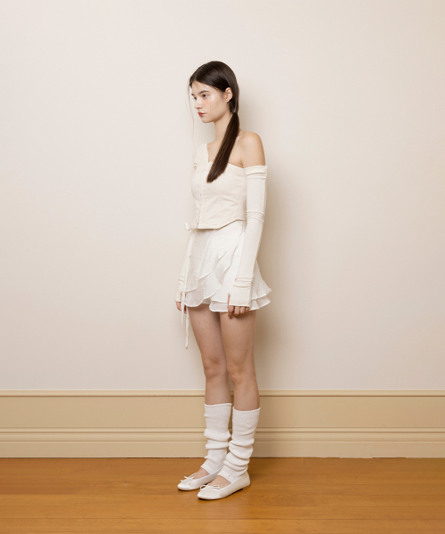NOT YOUR ROSE（ノットユアローズ）の「モニカトップ（ベージュ）（Tシャツ/カットソー・レディース・その他・MEDIUM/SMALL）」の3枚目の写真