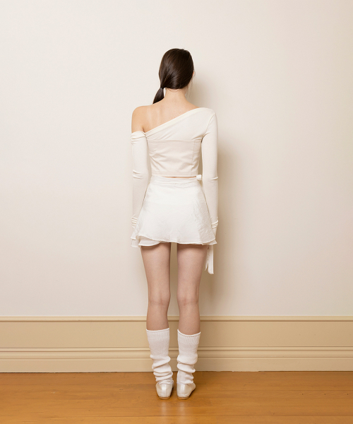 NOT YOUR ROSE（ノットユアローズ）の「モニカトップ（ベージュ）（Tシャツ/カットソー・レディース・その他・MEDIUM/SMALL）」の4枚目の写真