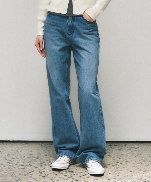 WEDNESDAYOASISFORWOMEN(ウェンズデー オアシス フォー ウーマン)の「W/テーラードフェイドウォッシングデニムパンツ_LIGHT BLUE(W25-PT23)(スウェットパンツ・レディース・スカイブルー・SMALL/MEDIUM)」の1枚目の写真