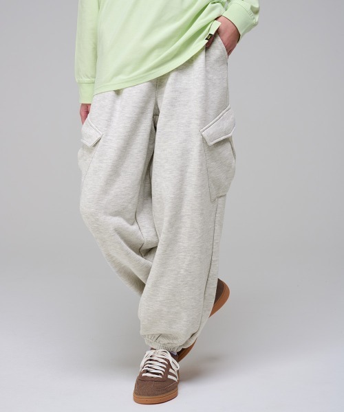 KRIFF MAYER Kid's Collection（クリフメイヤーキッズコレクション）の「【裏毛】楽々ゆったりカーゴパンツ（カーゴパンツ・キッズ・チャコール/グレー/ネイビー/グリーン・150/140/170/160/130/120）」の13枚目の写真