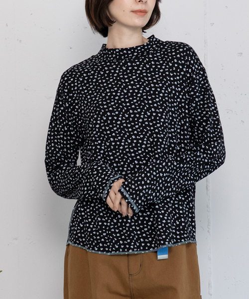 POU DOU DOU(プードゥドゥ)の「モックネックトップス(Tシャツ/カットソー・レディース・ブラック/アイボリー/ブルー/ピンク・M)」の1枚目の写真