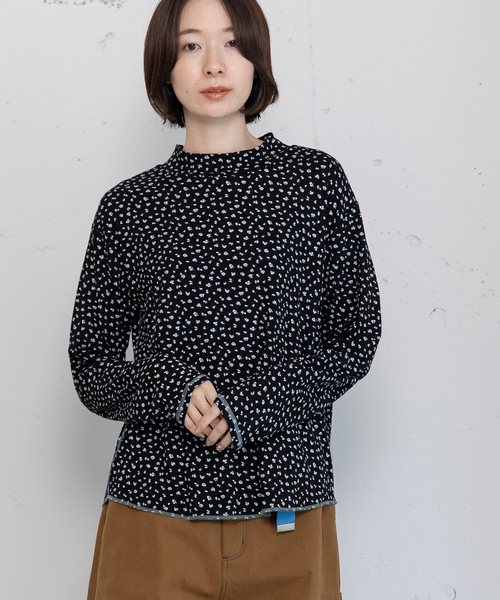 POU DOU DOU(プードゥドゥ)の「モックネックトップス(Tシャツ/カットソー・レディース・ブラック/アイボリー/ブルー/ピンク・M)」の5枚目の写真