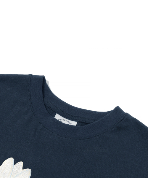 MATCHGLOBE（マッチグローブ）の「スリーフラワークロップTシャツ（ネイビー）（Tシャツ/カットソー・レディース・その他・FREE）」の3枚目の写真