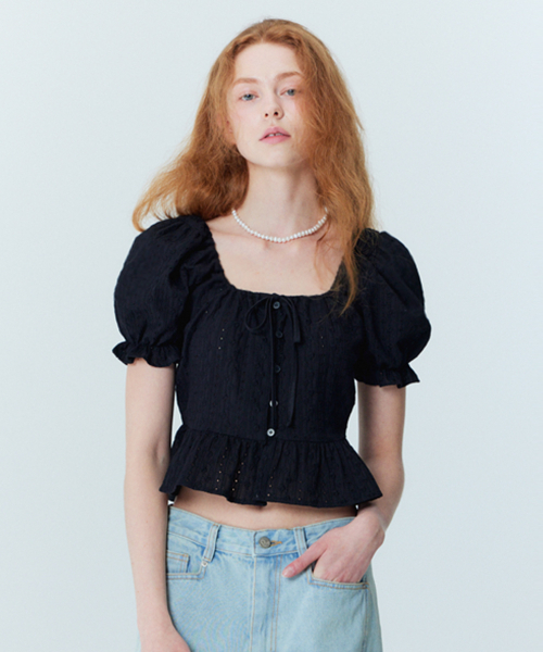 フラワー刺繍パフスリーブブラウス_ブラック