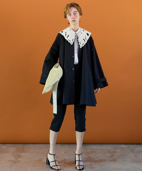 MAISON SPECIAL（メゾンスペシャル）の「Lace Collar Tent Flare Trench Coat/レースカラーテントフレアトレンチコート（トレンチコート・レディース・ベージュ/ブラック・FREE）」の3枚目の写真