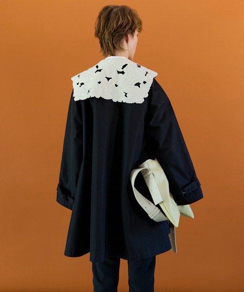 MAISON SPECIAL（メゾンスペシャル）の「Lace Collar Tent Flare Trench Coat/レースカラーテントフレアトレンチコート（トレンチコート・レディース・ベージュ/ブラック・FREE）」の4枚目の写真