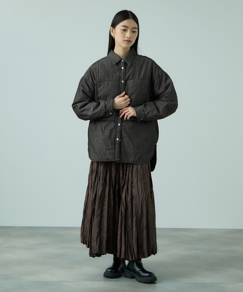 VICKY（ビッキー）の「パデッドデニムビッグシャツ≪洗濯機で洗える≫（シャツ/ブラウス・レディース・ネイビー/ブラック・M）」の4枚目の写真