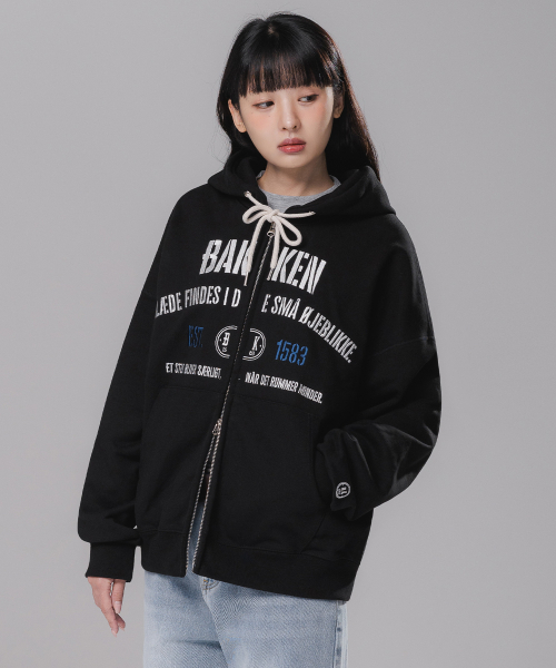 BAKKEN(バッケン)の「フォーシーズン刺繍ツーウェイフードジップアップ BK7993_ブラック(パーカー・メンズ・ブラック・1/2/3)」の3枚目の写真
