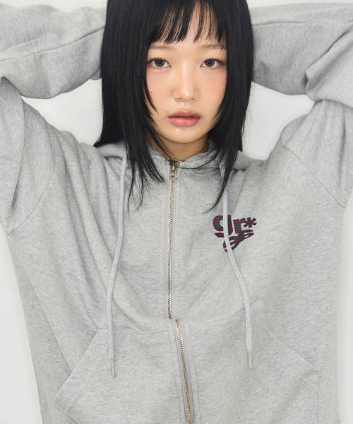 GRAVER（グレーバー）の「[ユニセックス]GRAE-S スモールストライプフードジップアップ_ブラック（パーカー・レディース・ブラック・MEDIUM/LARGE）」の3枚目の写真