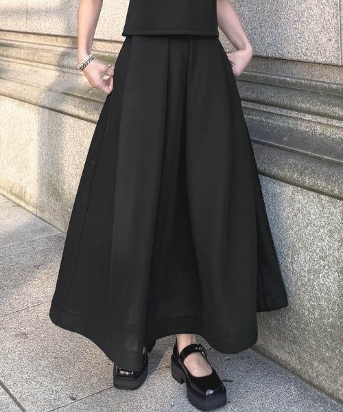 JENNE（ジェンヌ）の「タックダンボールニットスカート（スカート・レディース・ホワイト/ブラック/グレー・SMALL/MEDIUM/LARGE）」の2枚目の写真
