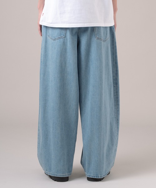 Levi's(リーバイス)の「Levi's/リーバイス BLUETAB(TM) ワイドプリーツ CROP ジーンズ ライトインディゴ(デニムパンツ・メンズ・ライトインディゴブルー・28inch/29inch/30inch/31inch/32inch/33inch/34inch/36inch)」の19枚目の写真