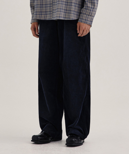 KIIMUIR(キミュア)の「ウォッシュドコーデュロイパンツ_ネイビー(その他パンツ・メンズ・ネイビー・MEDIUM/LARGE)」の1枚目の写真