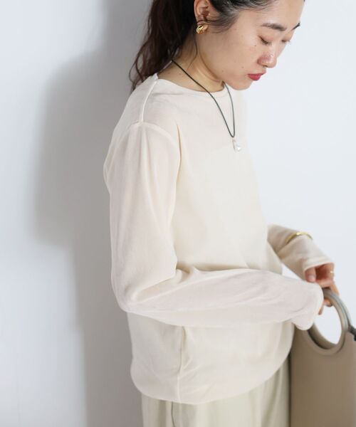 le.coeur blanc(ルクールブラン)の「シアーベロアロンT(Tシャツ/カットソー・レディース・ピンク/オフホワイト/グレー・38)」の2枚目の写真