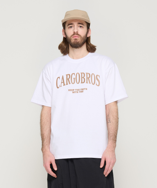 CARGOBROS(カーゴブロス)の「アーチロゴオーバー半袖Tシャツ(ホワイト)(Tシャツ/カットソー・メンズ・その他・L/2XL/XL/S/M)」の1枚目の写真