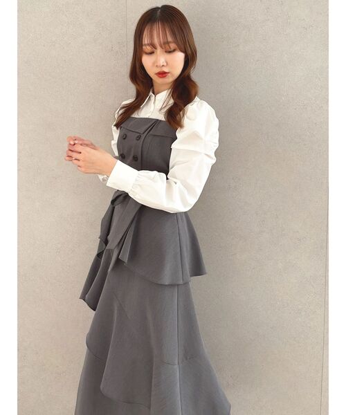 dazzlin(ダズリン)の「アシメフリルシャツレイヤードトレンチワンピース(ワンピース・レディース・ベージュ/チャコールグレー・MEDIUM/SMALL)」の17枚目の写真