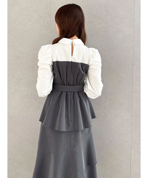 dazzlin(ダズリン)の「アシメフリルシャツレイヤードトレンチワンピース(ワンピース・レディース・ベージュ/チャコールグレー・MEDIUM/SMALL)」の18枚目の写真