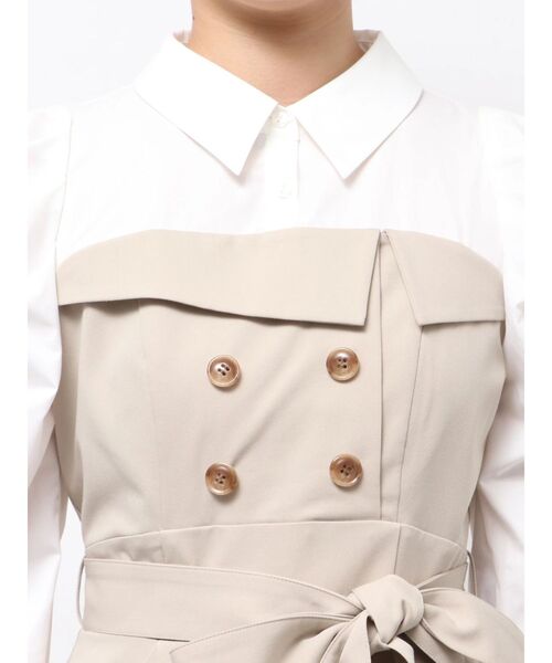 dazzlin(ダズリン)の「アシメフリルシャツレイヤードトレンチワンピース(ワンピース・レディース・ベージュ/チャコールグレー・MEDIUM/SMALL)」の22枚目の写真