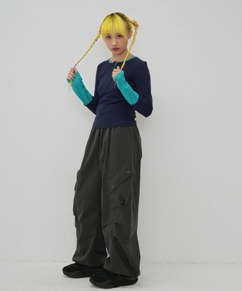 Enewd nina(エニュードニーナ)の「half button bicolor tops#3(Tシャツ/カットソー・レディース・ネイビー/グレー・FREE)」の3枚目の写真