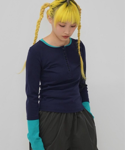 Enewd nina(エニュードニーナ)の「half button bicolor tops#3(Tシャツ/カットソー・レディース・ネイビー/グレー・FREE)」の6枚目の写真