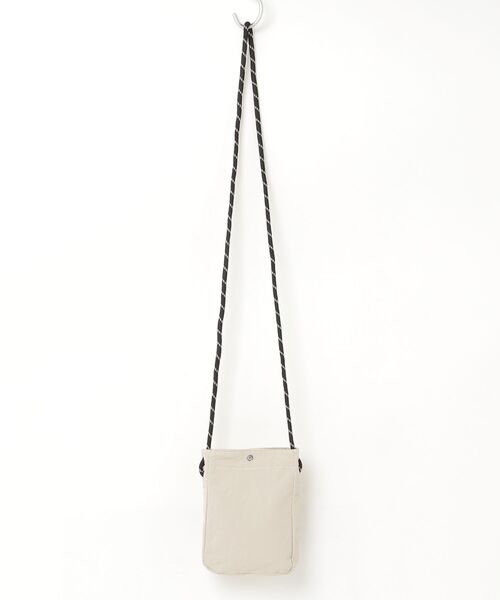 UNDERSTATEMENTs（アンダーステイトメント）の「【ユニセックス】ミニマムショルダーバッグ（ショルダーバッグ・メンズ・オフホワイト/ブラック/カーキ・FREE）」の21枚目の写真