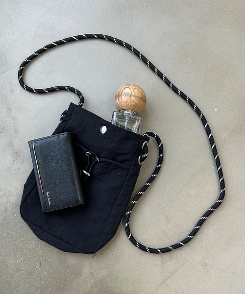 UNDERSTATEMENTs（アンダーステイトメント）の「【ユニセックス】ミニマムショルダーバッグ（ショルダーバッグ・メンズ・オフホワイト/ブラック/カーキ・FREE）」の7枚目の写真