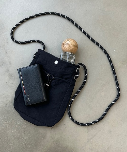 UNDERSTATEMENTs（アンダーステイトメント）の「【ユニセックス】ミニマムショルダーバッグ（ショルダーバッグ・メンズ・オフホワイト/ブラック/カーキ・FREE）」の8枚目の写真