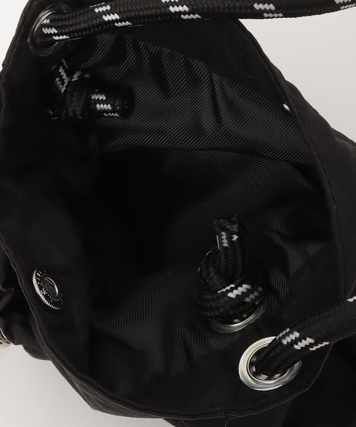 UNDERSTATEMENTs（アンダーステイトメント）の「【ユニセックス】ミニマムショルダーバッグ（ショルダーバッグ・メンズ・オフホワイト/ブラック/カーキ・FREE）」の19枚目の写真