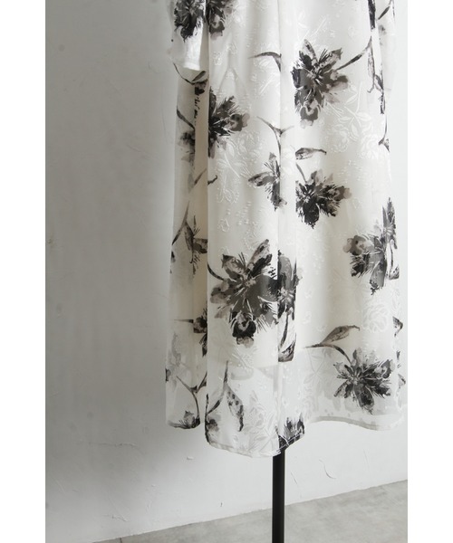 tocco closet（トッコ　クローゼット）の「【ZOZO限定】モノトーンシアーフラワーワンピース（ワンピース・レディース・ブラック/オフホワイト・M）」の10枚目の写真