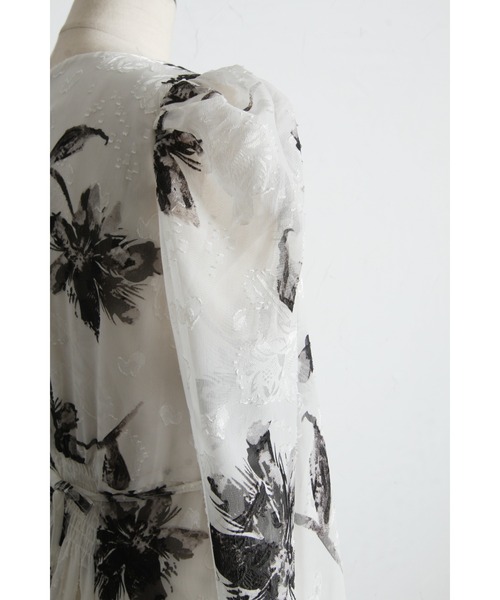 tocco closet（トッコ　クローゼット）の「【ZOZO限定】モノトーンシアーフラワーワンピース（ワンピース・レディース・ブラック/オフホワイト・M）」の11枚目の写真