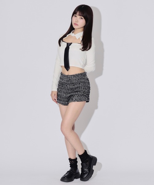 ALLuRing ChaRm(アリュリングチャーム)の「Tweed High-Waisted Shorts / ツイードハイウエストショートパンツ(その他パンツ・レディース・ホワイト/ブラック・S/M)」の12枚目の写真