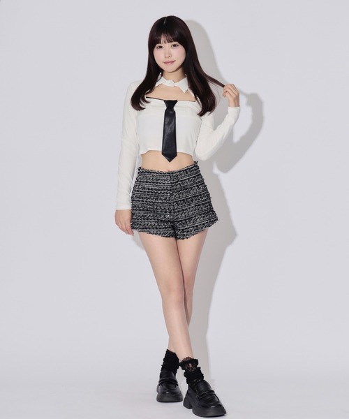 ALLuRing ChaRm(アリュリングチャーム)の「Tweed High-Waisted Shorts / ツイードハイウエストショートパンツ(その他パンツ・レディース・ホワイト/ブラック・S/M)」の6枚目の写真