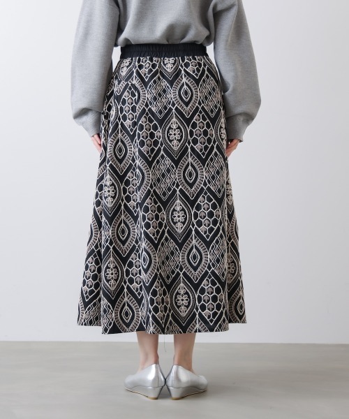 Bou Jeloud（ブージュルード）の「エンブロイダリーフレアスカート（スカート・レディース・A/B・FREE）」の4枚目の写真