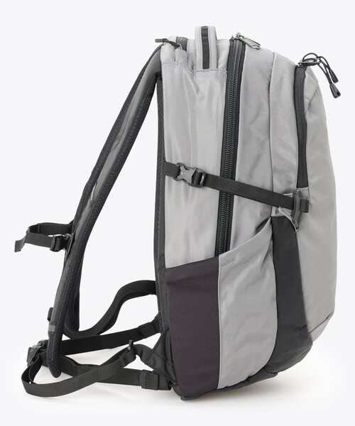 Columbia（コロンビア）の「撥水 23L リュック Columbia/ ペッパーロック23Lバックパック PC収納（13インチ対応）/コロンビア（バックパック/リュック・レディース・ブラック/ブラック×ブラック/グレー/グリーン/パープル・ONE SIZE）」の19枚目の写真