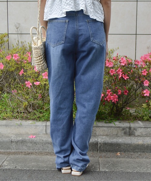 ＆soiree（アンドソワレ）の「ストレートデニムパンツ（デニムパンツ・レディース・ブルー・FREE）」の3枚目の写真